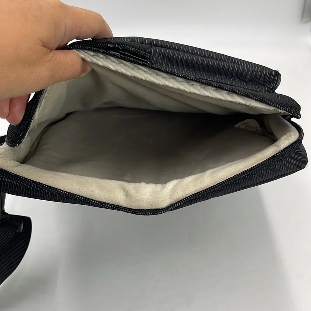 Tomtoc Defender-A42 Laptop Shoudler Bag for 16 inch MacBook Pro